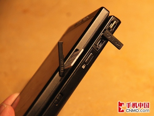 3.5英寸双屏三星双网智能旗舰W999图赏(4)