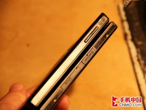 3.5英寸双屏三星双网智能旗舰W999图赏(3)