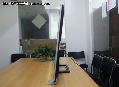 长虹3D51A9000i智能3D等离子电视外观