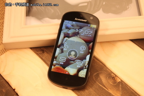 联想新一代的乐phone受到了很多网友的关注.