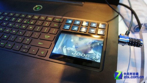 CES2012:双屏幕设计Razer展首款笔记本
