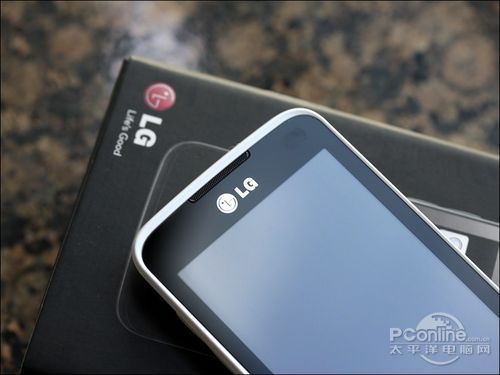 3.5寸屏时尚智能王子 白色LG E510评测(2)