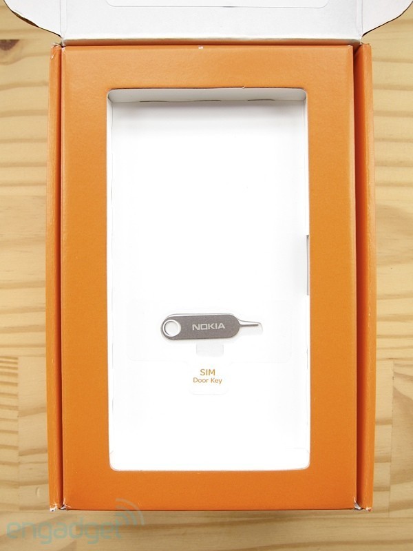 文艺WP7新旗舰 诺基亚Lumia 900开箱_手机_