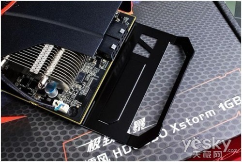 拥有变身器的显卡 镭风 HD6850 Xstorm_硬件