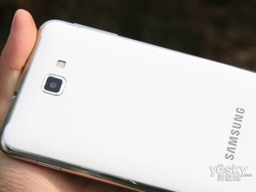 5.3英寸超大屏幕 三星i9220白色版不足3500_手