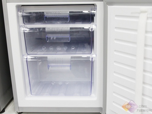 容声新品三门冰箱 新鲜设计国美热卖