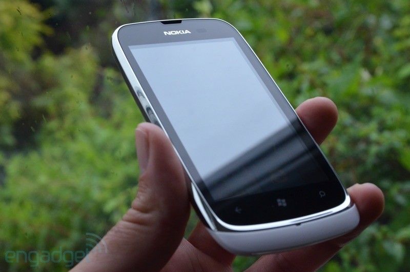 白色入门级WP7 诺基亚Lumia 610图赏_手机