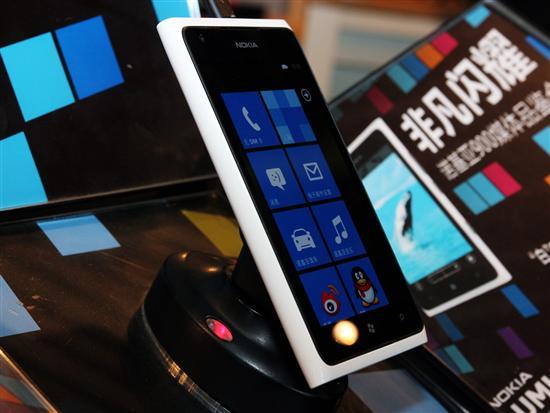 “白”里挑一诺基亚Lumia900真机实拍
