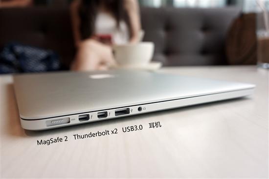 retina macbook pro机身左侧接口为magsafe 2电源端口,thunderbolt x2