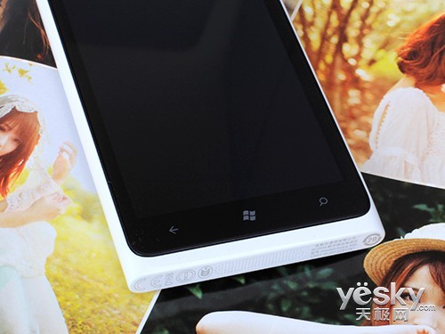 后WP7时代智能旗舰诺基亚Lumia900评测