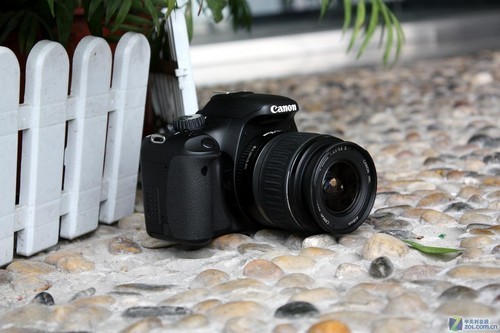 佳能 550D 外观图