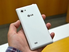 四核大屏擎天 LG Optimus 4X HD促销中 