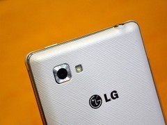 四核大屏擎天 LG Optimus 4X HD促销中 