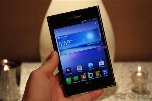 4:3比例大屏幕 LG Intuition真机亮相