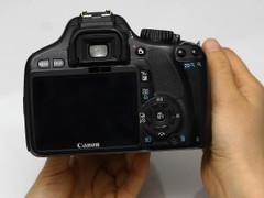 佳能 550D黑色 外观图