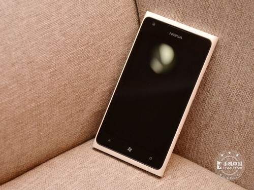 WP7.8即将到来 诺基亚Lumia 900热销中 