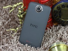 HTC One X 黑色 背面图 