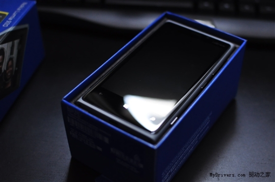 不怕留指纹 灰色Lumia 920开箱图赏