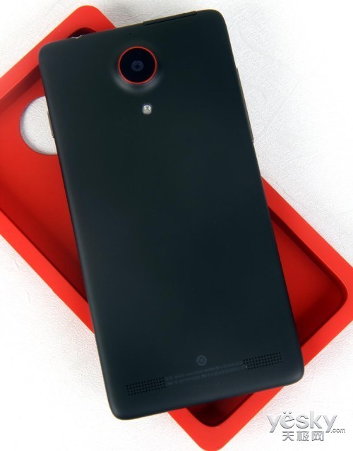 5英寸屏超窄边框设计 四核nubia z5评测