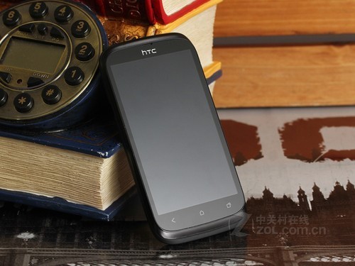 HTC T328w 黑色 外观图 