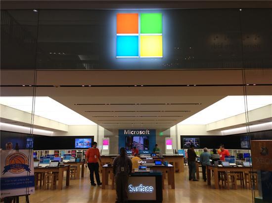 紧邻苹果零售店微软圣荷西专卖店探秘