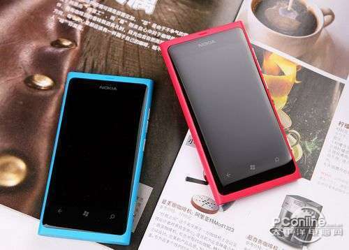 新颖又华丽 行货诺基亚800仅售1480元|Lumia|800|诺基亚_手机_科技时代_新浪网