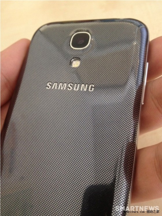 Galaxy S4 mini鐪熸満鍐嶅伔璺戯細鏈湀搴曢檷涓达紵