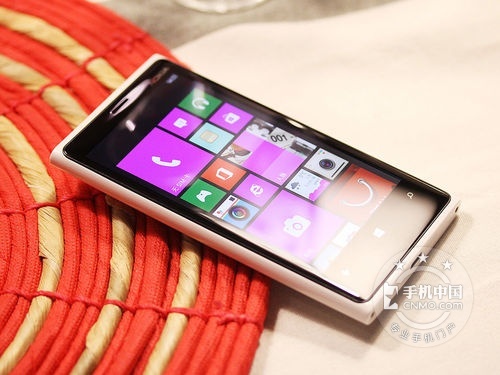 ��ǿWP8���� �л�Lumia 920����2699Ԫ 