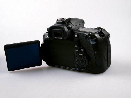 配备18-200镜头佳能60D套机售7599元