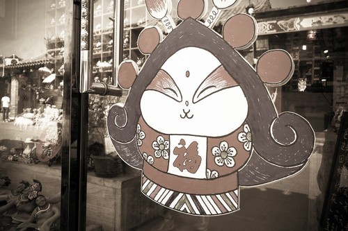 高画质+大光圈索尼QX100街拍后海人文