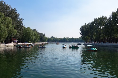 高画质+大光圈索尼QX100街拍后海人文