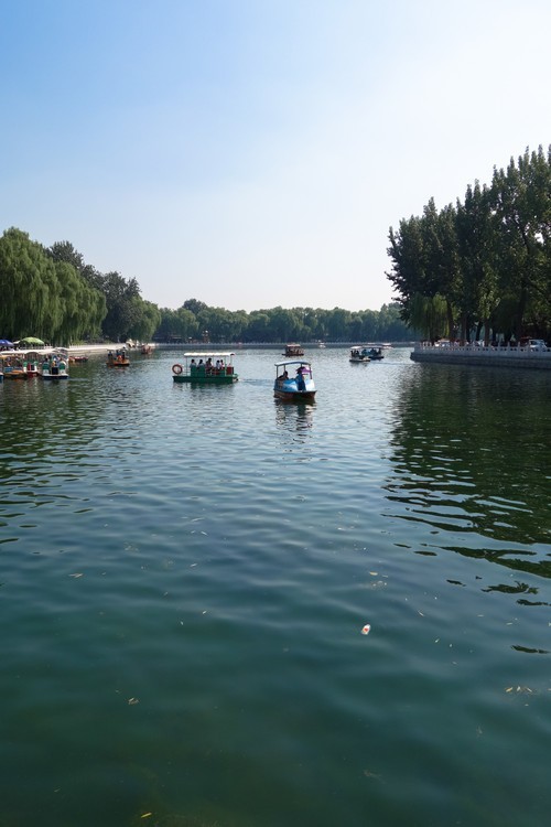 高画质+大光圈索尼QX100街拍后海人文