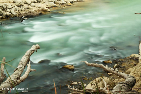 初学摄影应该购买什么器材:单反机身必备(4)_数