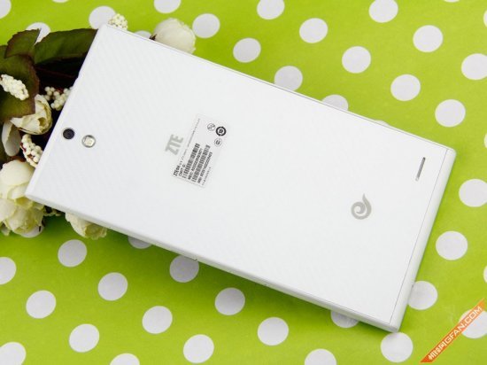 涓叴GrandMemo2璇勬祴锛氭1瑙掑垎鏄庣⒊绾ょ淮鏉愯川