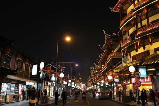 滤镜下的魔幻之都 佳能EOS M2样片赏析_数码