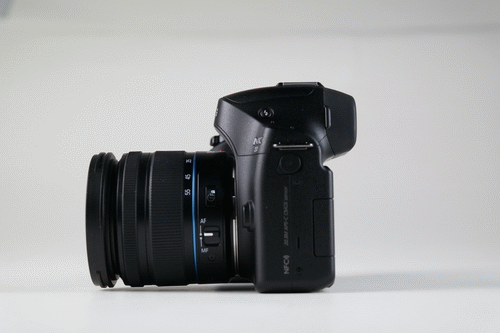 摄像机的寻像器(也叫取景器)实际上是是一个微型监视器其作用是用来取景在不通电的情况下也能使用。