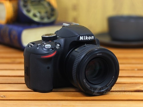 尼康 D3200黑色 外观图 尼康 D3200黑色 外观图