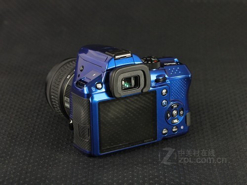 宾得 K-30蓝色 外观图 宾得 K-30蓝色 外观图