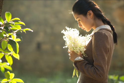 人像摄影师爱良安教你如何调整温暖逆光人像