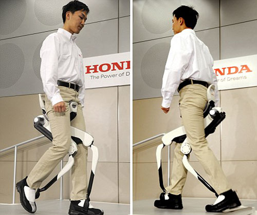 日本推出机器腿套装帮人代步行走(图)