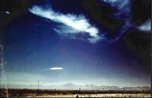 UFO经典照片:1957年美国新墨西哥州不明飞行