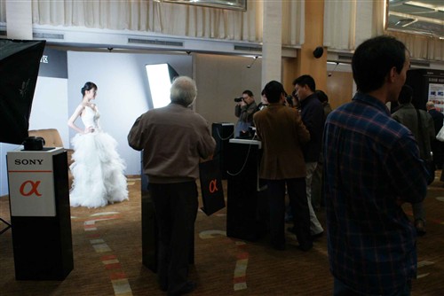 ����Ѳչ��4�֦���Ӱ����:����վ����