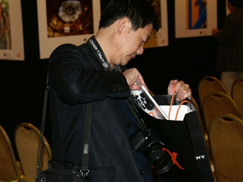 ����Ѳչ��4�֦���Ӱ����:����վ����