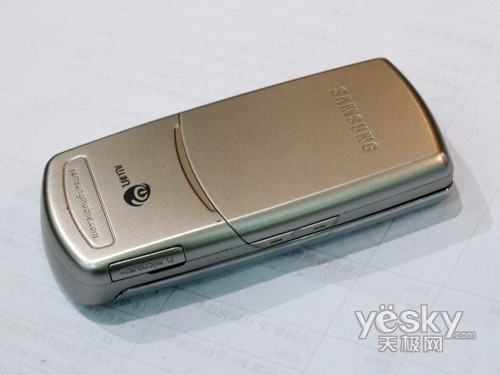 ������˽�ʱ��ʵ���еͶ�Ů���ֻ���ѡ(6)