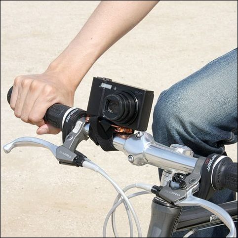 边骑车边拍照自行车专用相机脚架问世