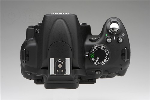 搭配18-105mm镜头 尼康D5000套机售5600_数