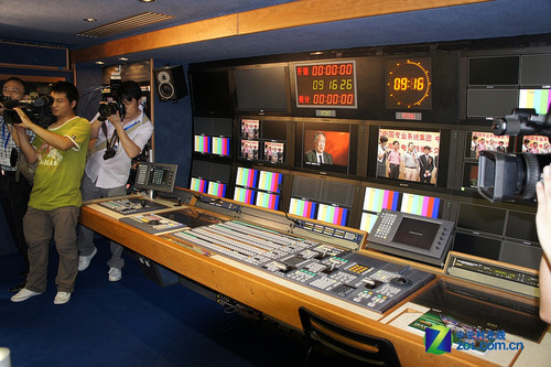 高清转播车交接仪式 教育电视台携手索尼_数码