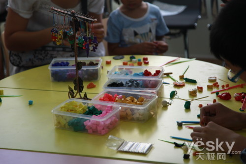 谁是创意宝贝 佳能双闪存DV彩陶DIY活动纪实