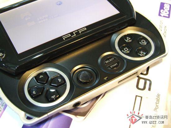 游戏机也滑盖 索尼PSP GO元旦套包价1699元
