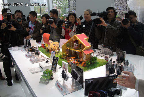 由西单迁至三里屯 佳能交流体验店开业_数码